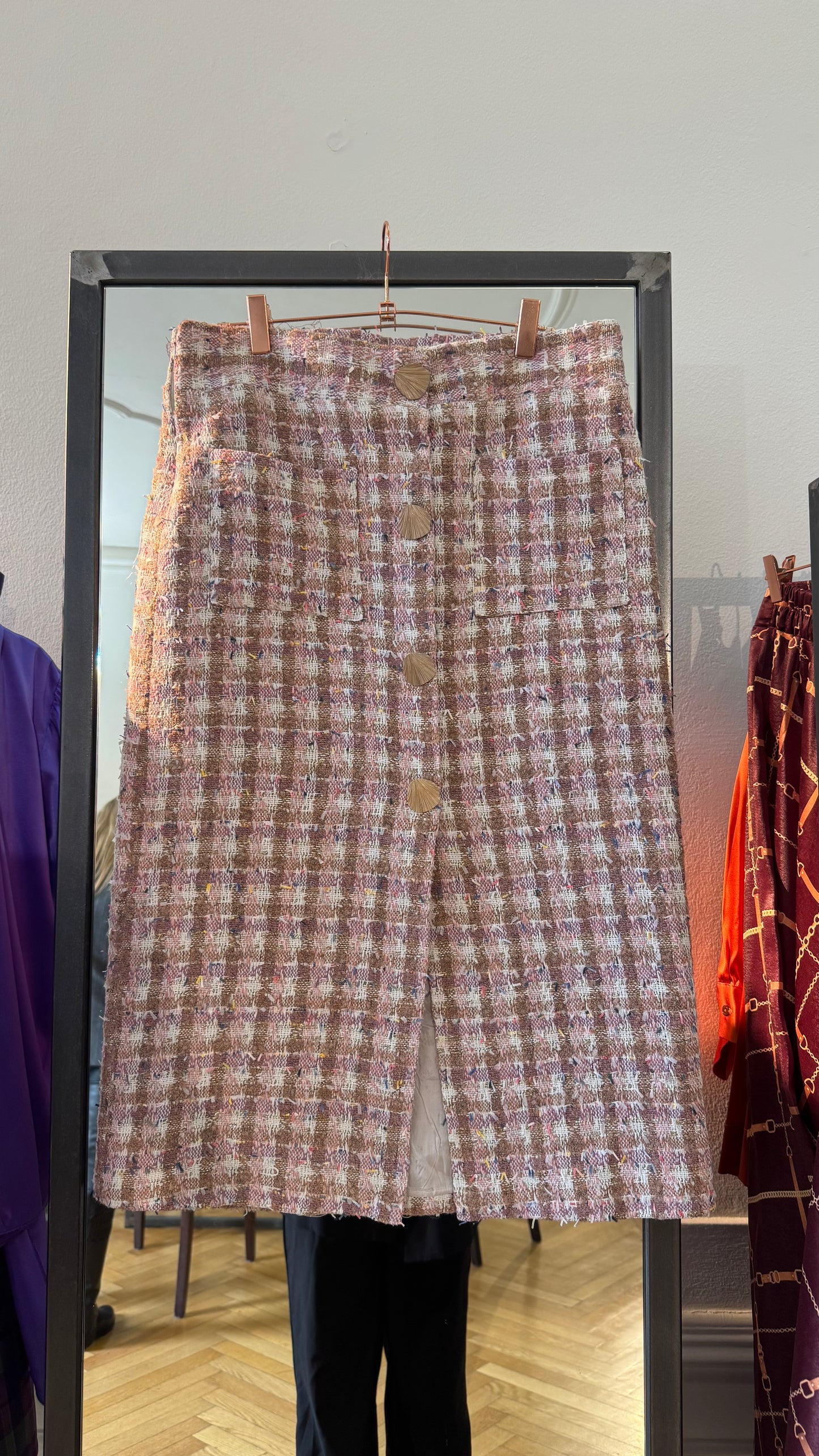 Gonna Giorgina Tweed rosa con Bottoni oro