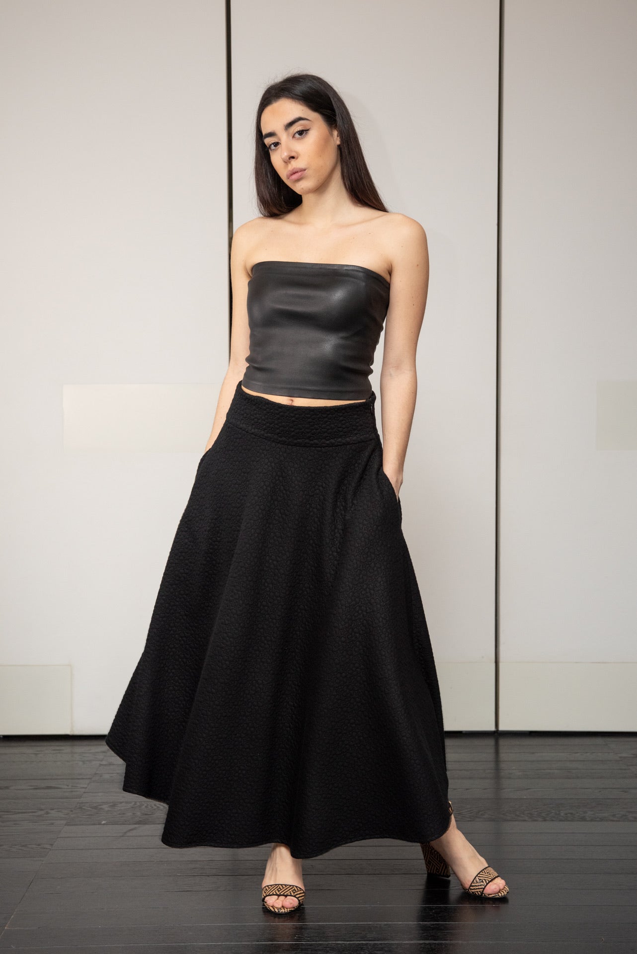 Gonna Valentina Tessuto Goffrato Nero