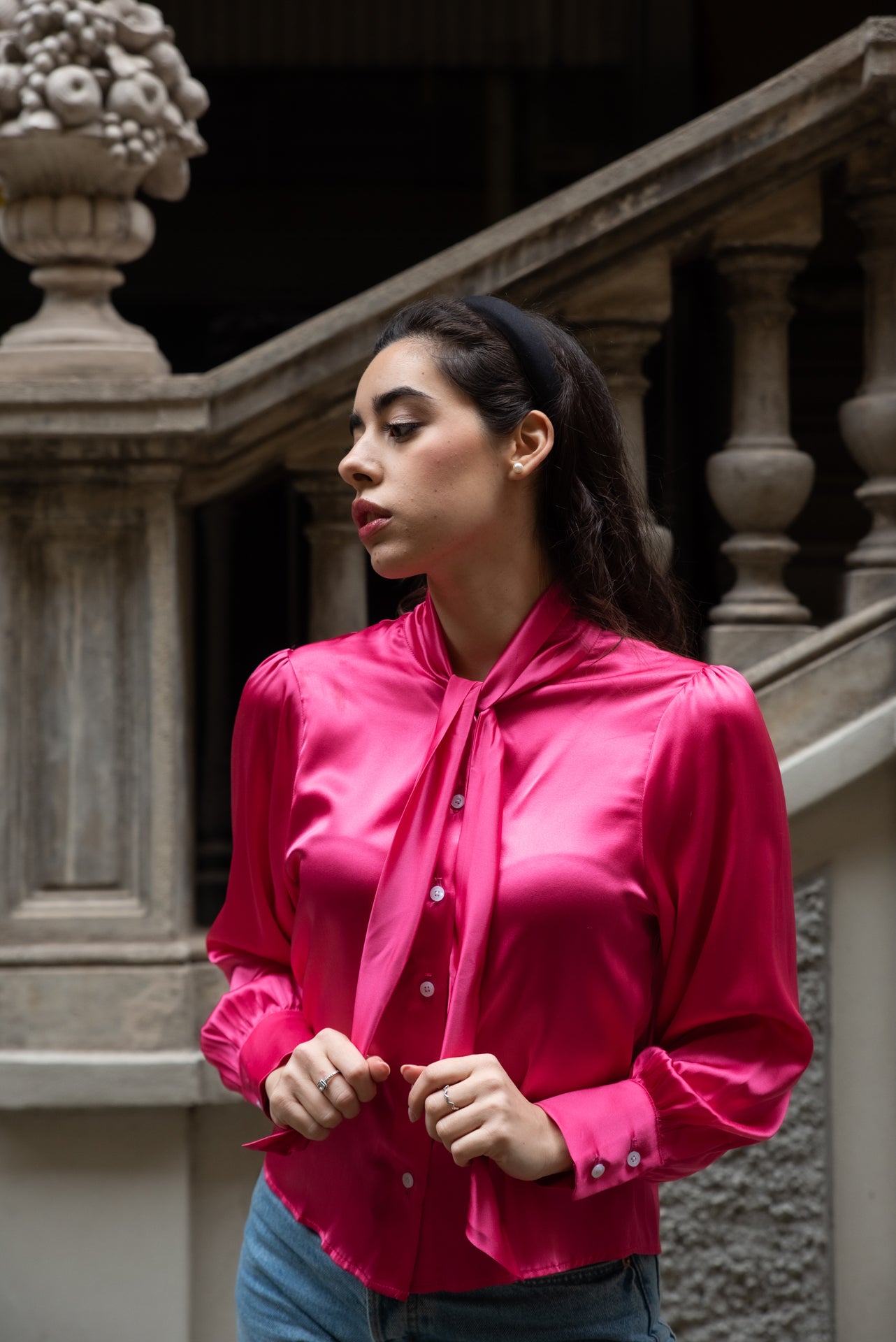 Top in seta strech Modello ATENE con fiocco