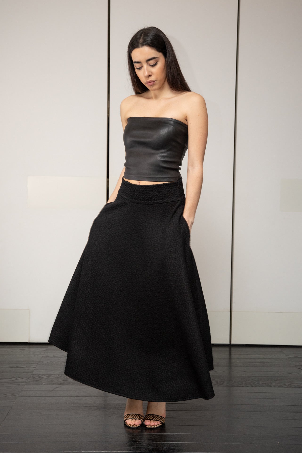 Gonna Valentina Tessuto Goffrato Nero