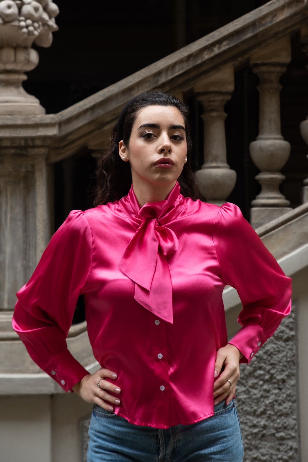 Top in seta strech Modello ATENE con fiocco