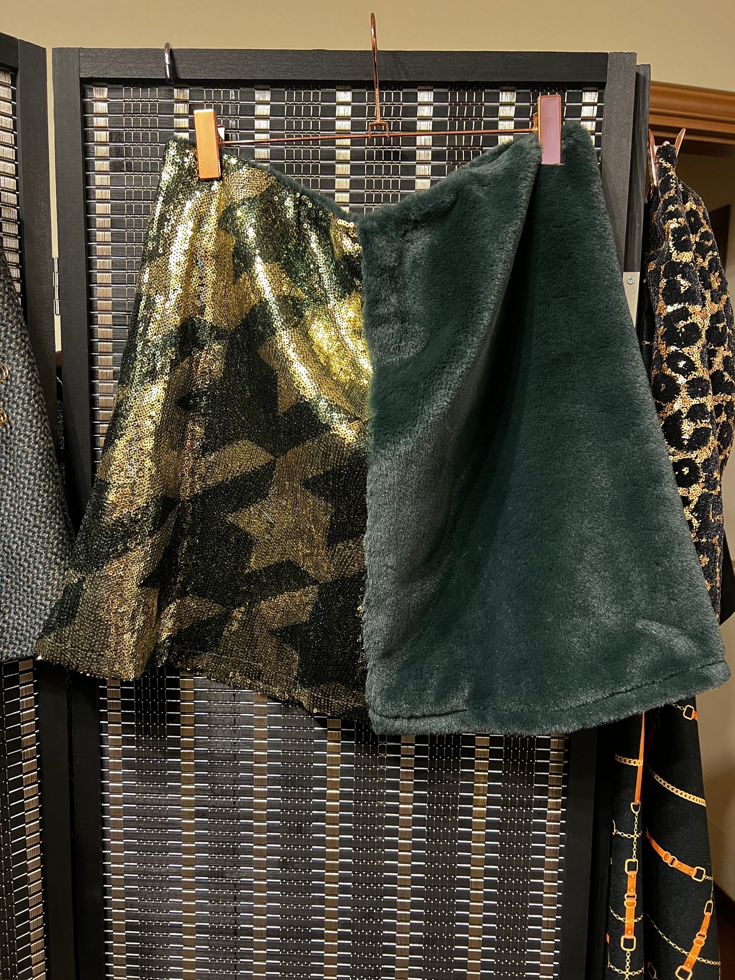 Gonna Monica in ecopelliccia e paillettes