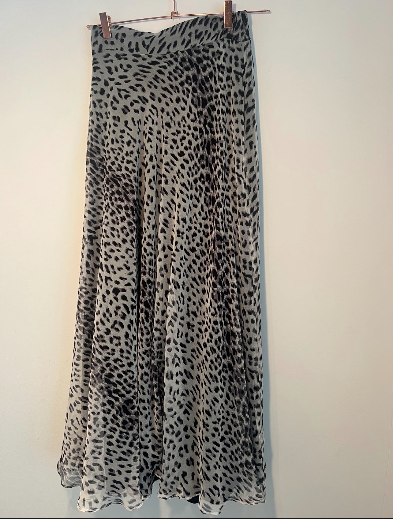 Gonna Malu’ Chiffon grigio chiaro leopardo