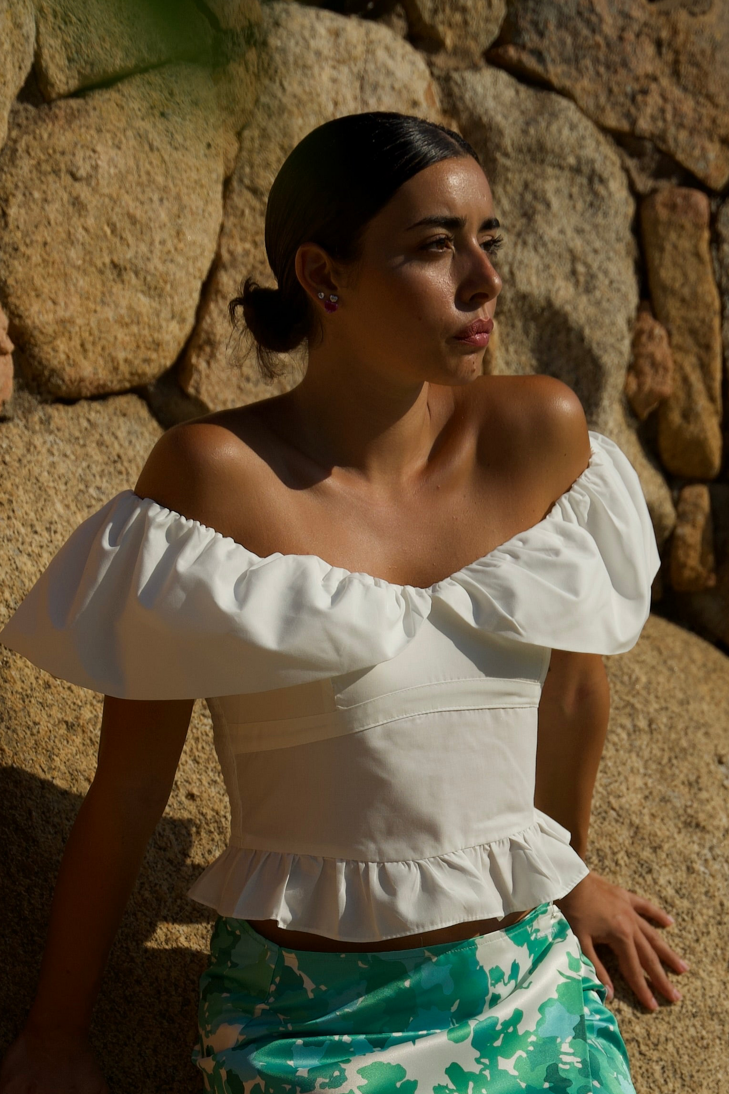 Top in Cotone con Volant e Spalle Scoperte