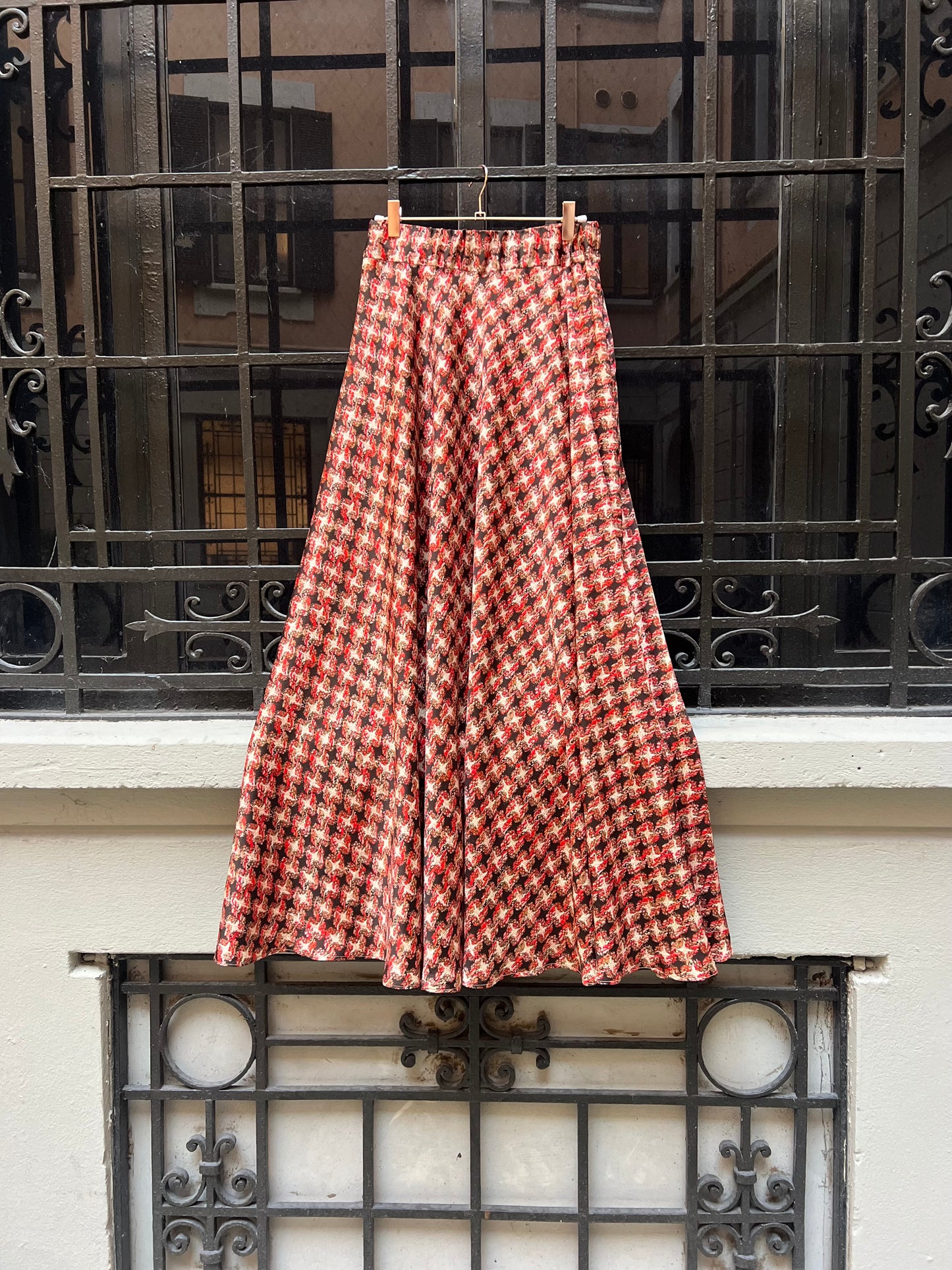 Gonna Malu’ Viscosa Rossa con motivo Beige