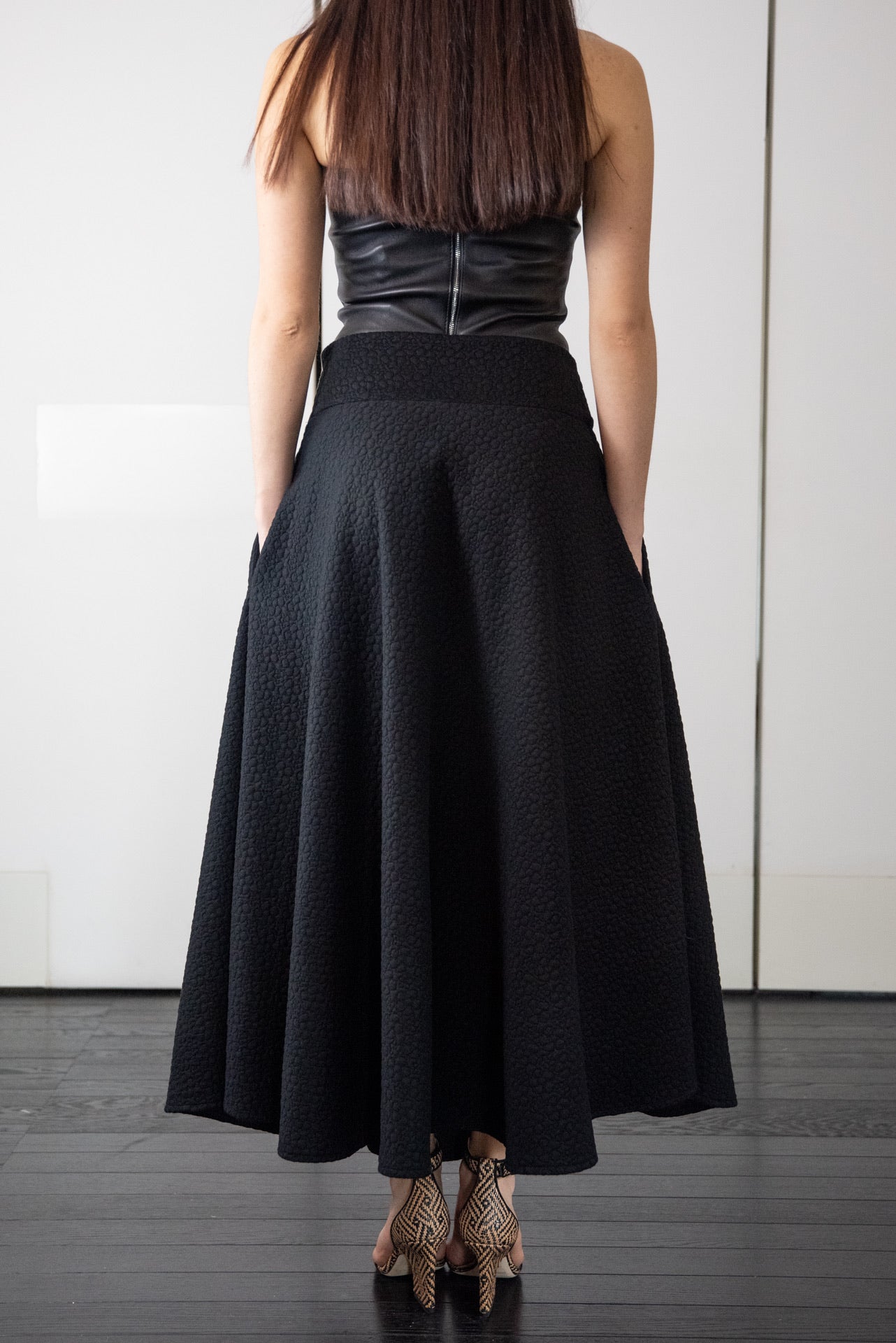 Gonna Valentina Tessuto Goffrato Nero