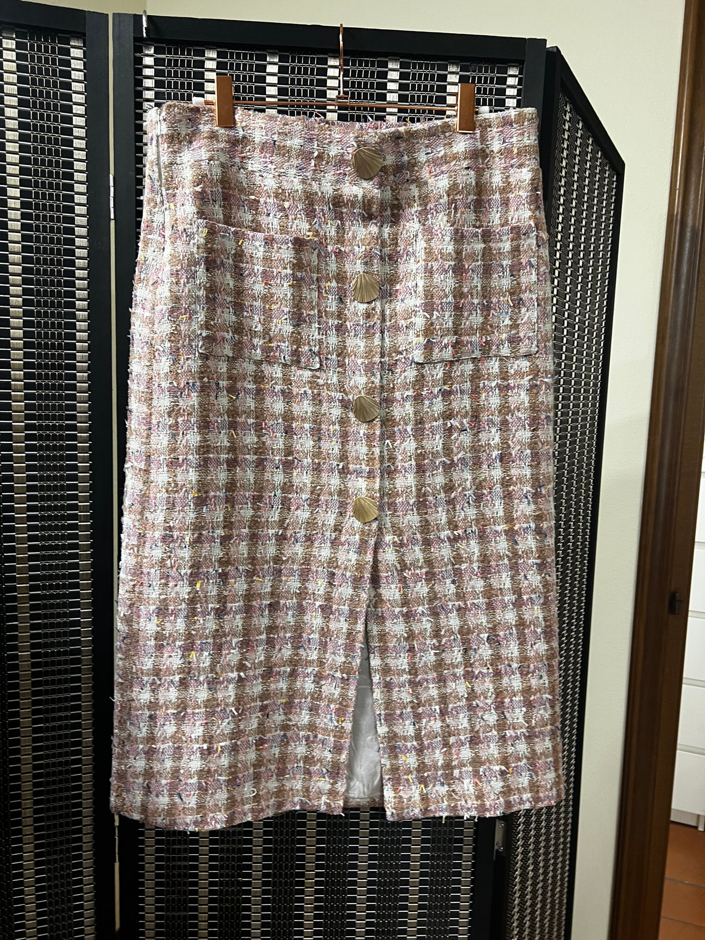 Gonna Giorgina Tweed rosa con Bottoni oro